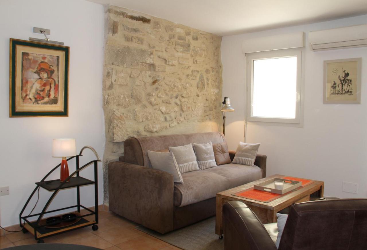 Agreable Maison De Ville Eyragues 外观 照片